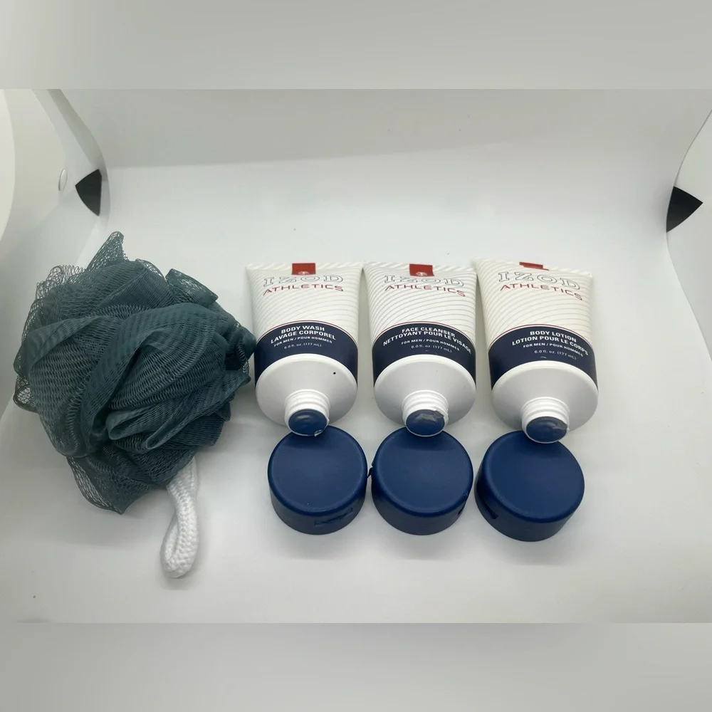 IZOD 4pc Kit Toiletry Set Travel Body Wash&Lotion,‎ Face Cleanser& Mesh Sponge.